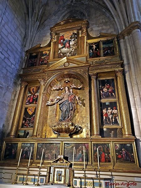 Iglesia fortificada de Santa María