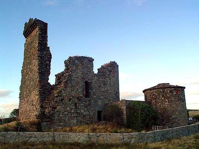 Castillo de Serranos de la Torre