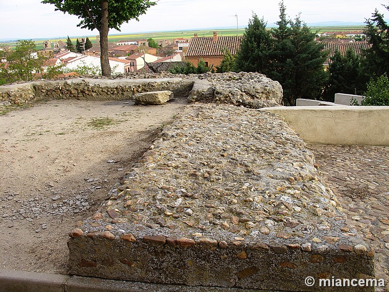 Castillo de Madrigal de las Altas Torres