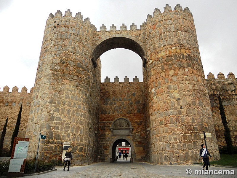 Puerta del Alcázar