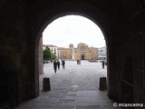 Puerta del Alcázar