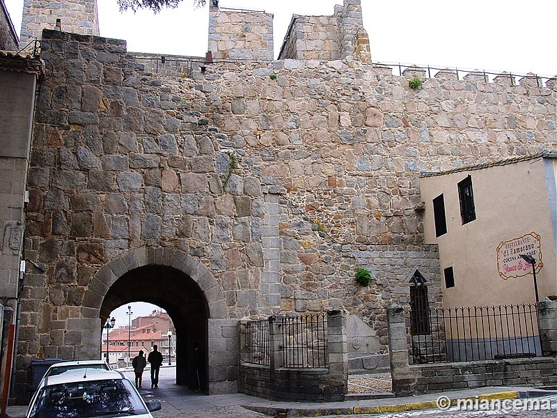 Puerta de San Vicente