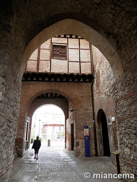 Puerta de Alcocer