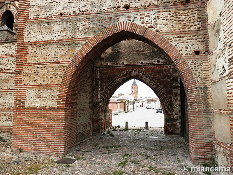 Muralla urbana de Madrigal de las Altas Torres