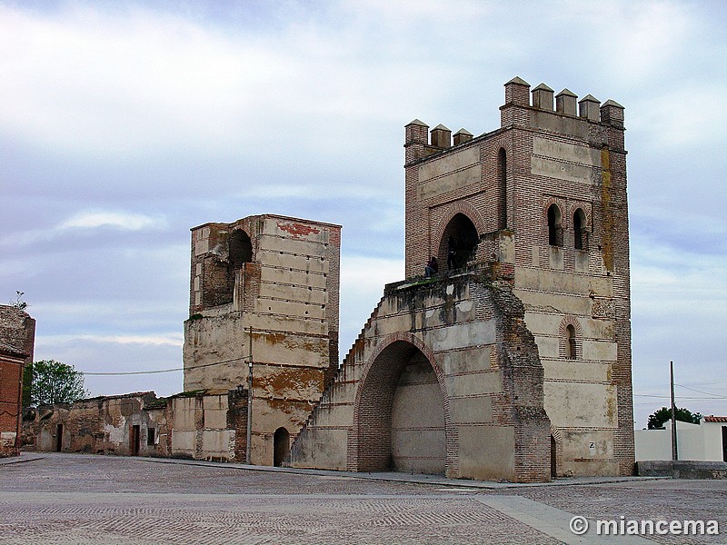 Muralla urbana de Madrigal de las Altas Torres