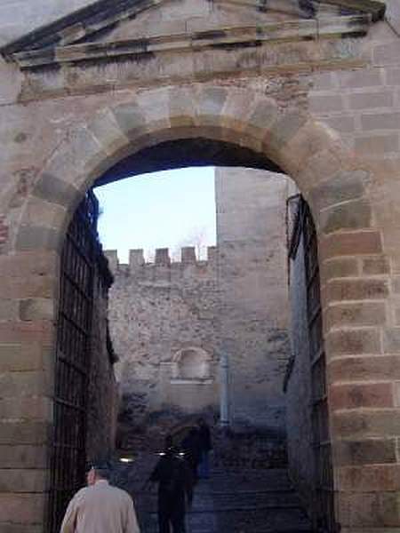 Puerta del Capitel