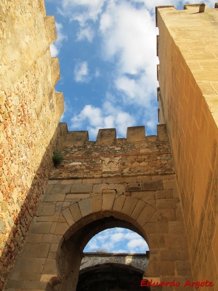 Puerta del Capitel