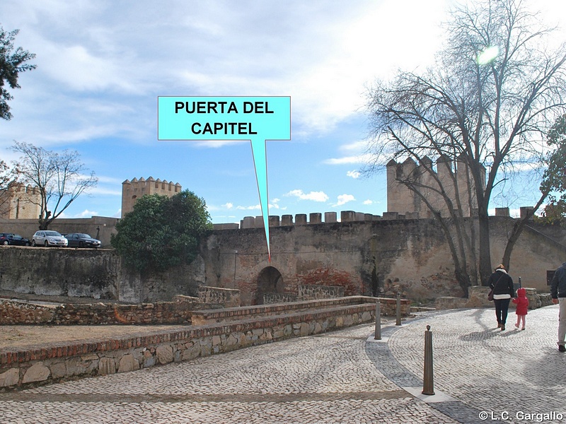 Puerta del Capitel