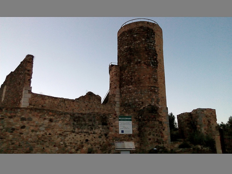 Castillo de Medina de las Torres