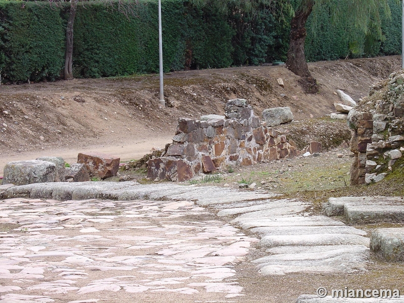 Muralla romana y medieval de Mérida