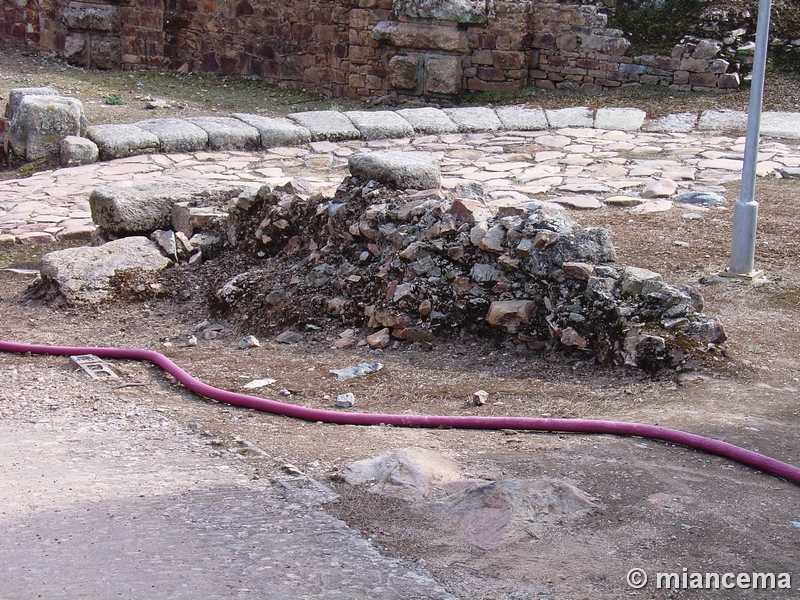 Muralla romana y medieval de Mérida