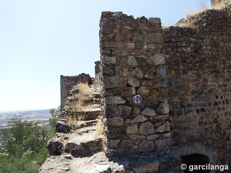 Puerta junto a la Torre Mocha