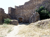 Puerta junto a la Torre Mocha