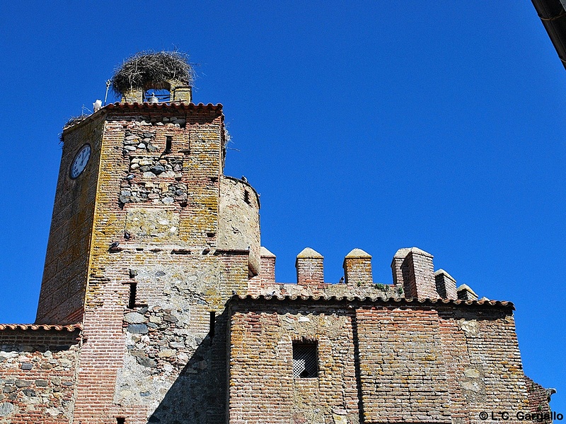 Iglesia fortificada de San Pedro Apóstol