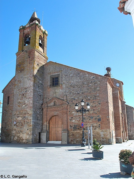 Iglesia fortificada de San Pedro Apóstol