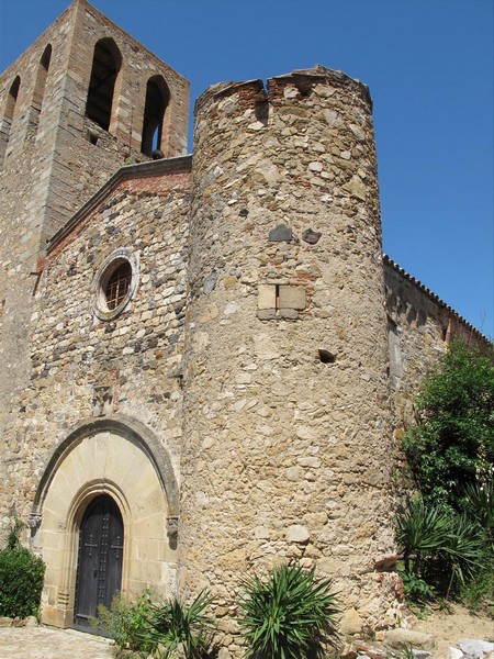 Iglesia fortificada de San Genís