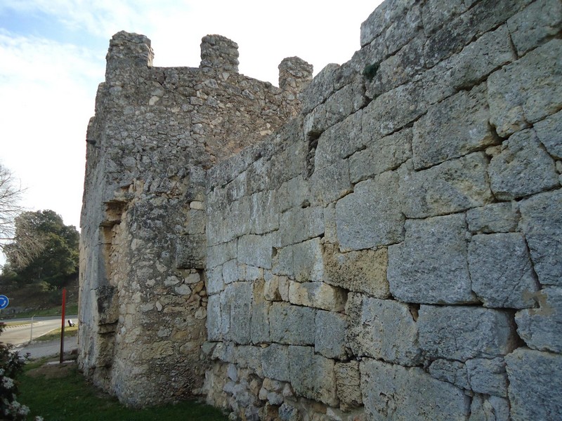 Muralla urbana de Olèrdola