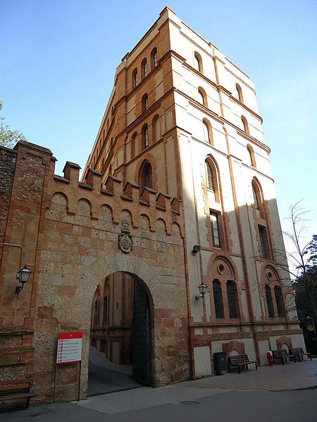 Portal de la Muralla del Monasterio Montserrat