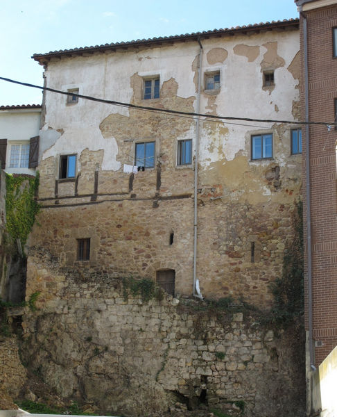 Muralla urbana de Oña