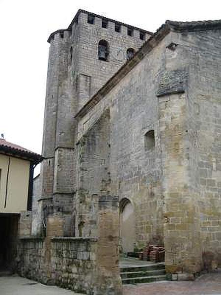 Iglesia fortificada de San Pedro Apóstol