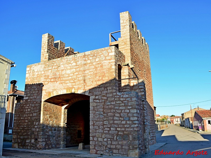 Muralla urbana de Santa María del Campo