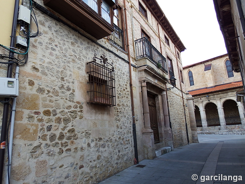 Casa-Palacio de los Salinas-Paz