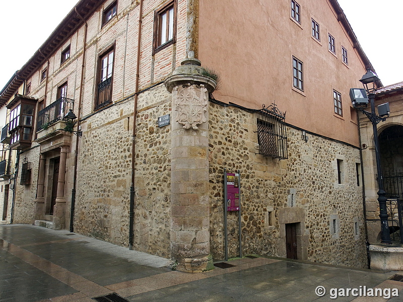 Casa-Palacio de los Salinas-Paz