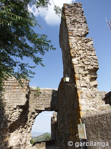 Castillo de Santibáñez el Alto