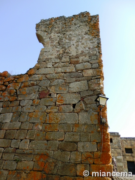 Castillo de Santibáñez el Alto