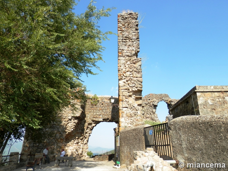 Castillo de Santibáñez el Alto