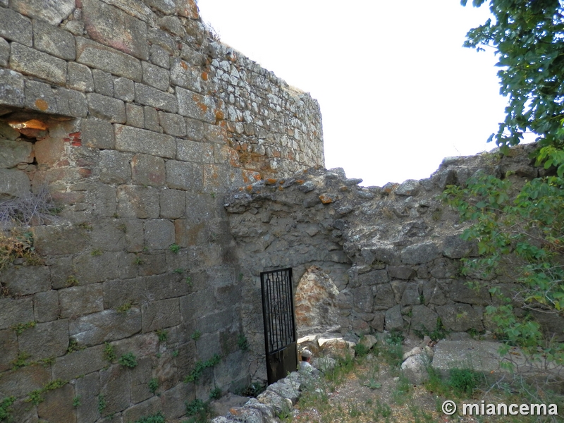 Castillo de Santibáñez el Alto