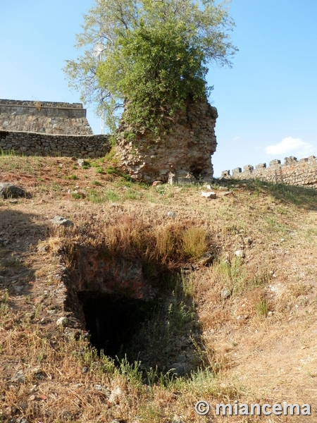 Castillo de Santibáñez el Alto