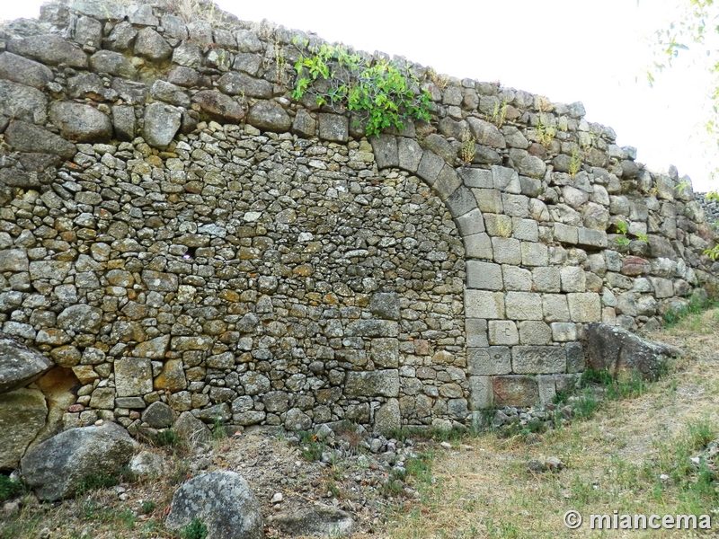 Castillo de Santibáñez el Alto