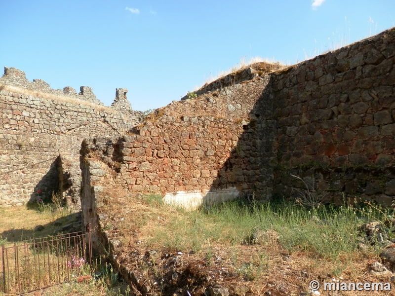 Castillo de Santibáñez el Alto