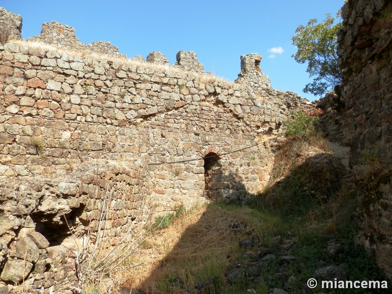 Castillo de Santibáñez el Alto