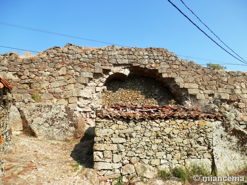 Castillo de Santibáñez el Alto