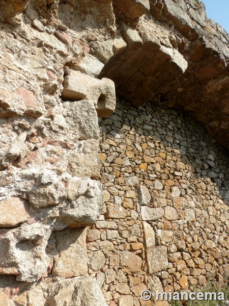 Castillo de Santibáñez el Alto