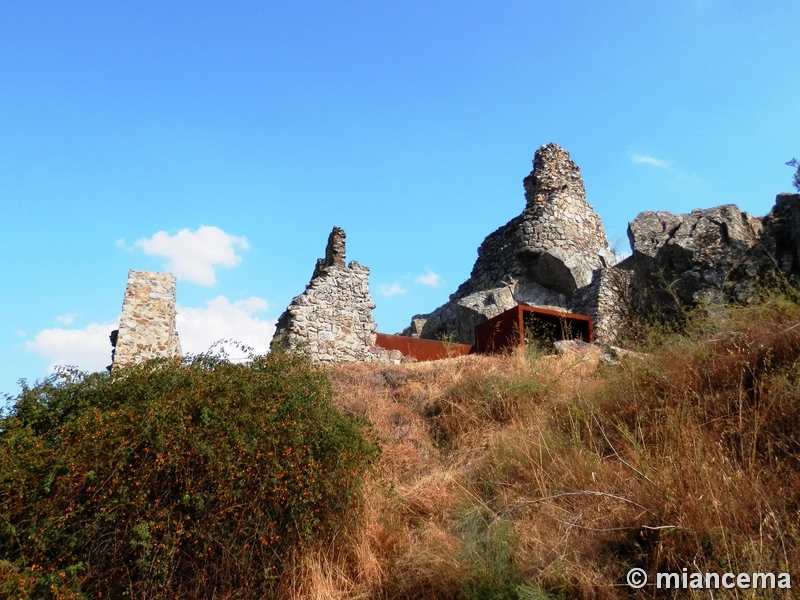 Castillo de la Peña del Acero