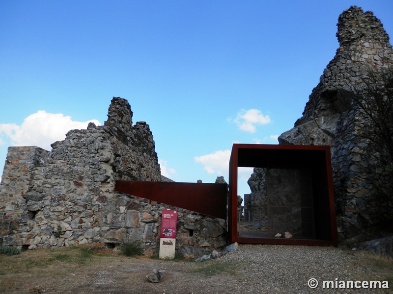 Castillo de la Peña del Acero