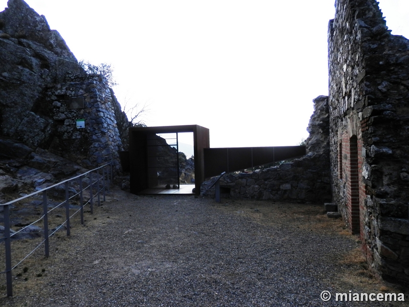 Castillo de la Peña del Acero