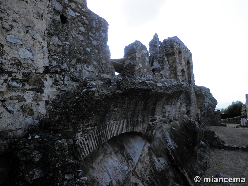 Castillo de la Peña del Acero