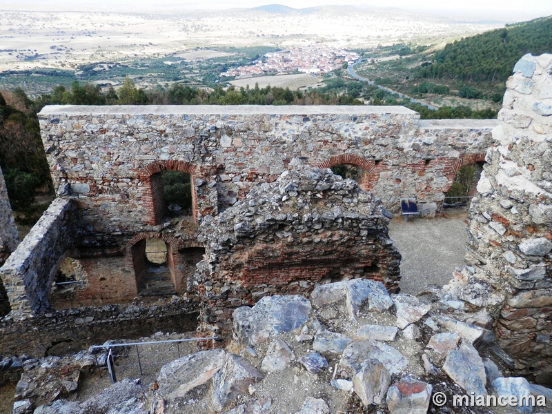 Castillo de la Peña del Acero