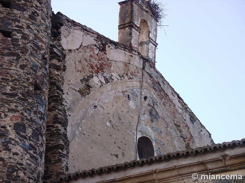 Iglesia fortificada de Almaraz