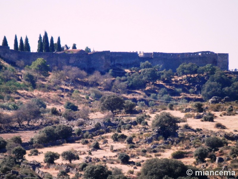 Muralla urbana de Trujillo