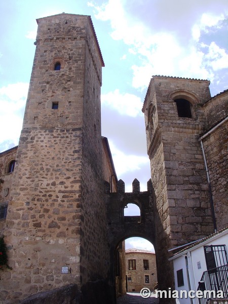 Muralla urbana de Trujillo