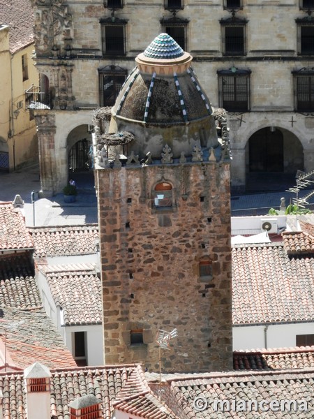 Casa fuerte de las Cadenas y torre del Alfiler