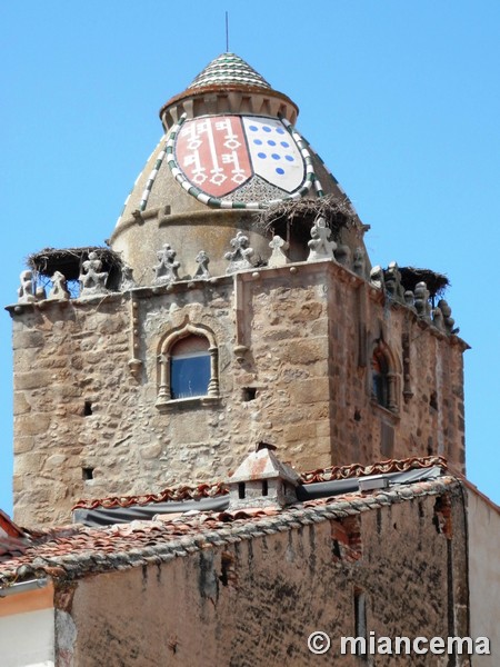 Casa fuerte de las Cadenas y torre del Alfiler