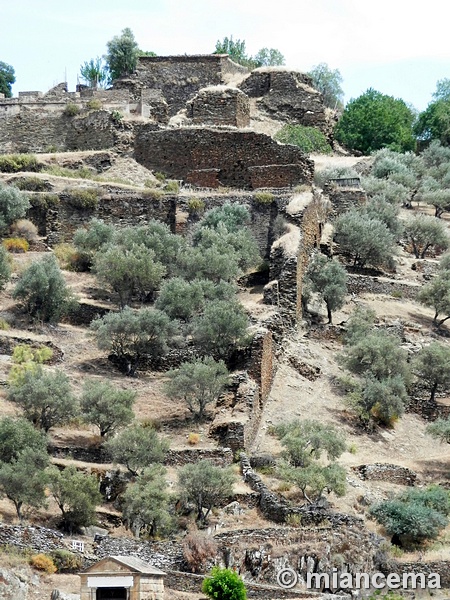 Muralla medieval de Alcántara