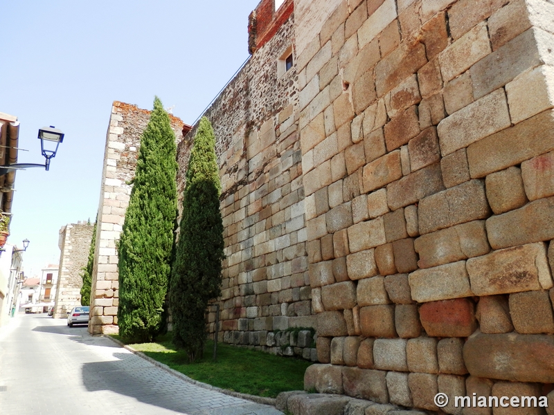 Muralla urbana de Coria