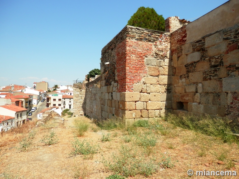 Muralla urbana de Coria